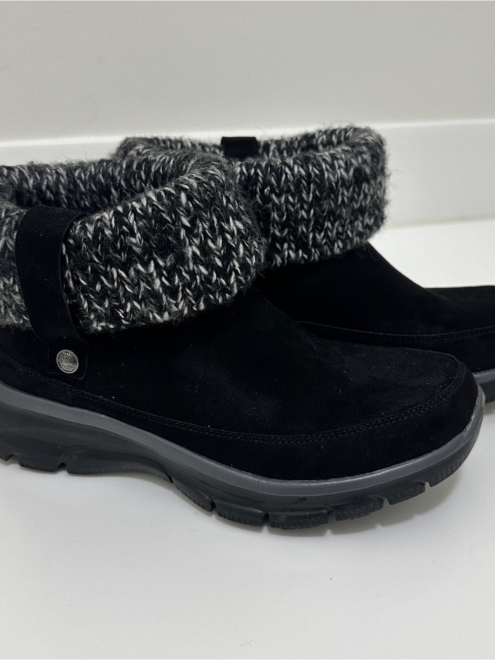 Skechers Black Suede Winter Boots with Marled Knit Cuff Size 8